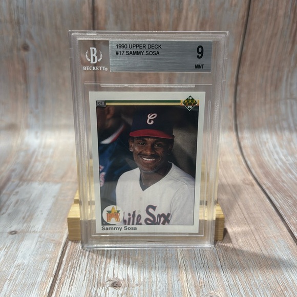 1990 Upper Deck #17 Sammy Sosa Beckett 9 Mint Baseball Card Item #ME526 - Picture 1 of 4